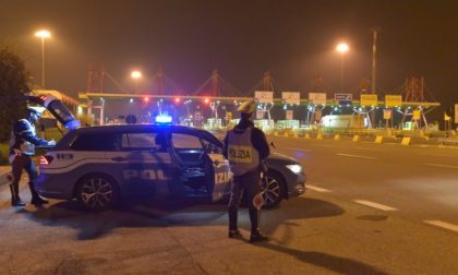 Uomo aronese guida ubriaco e minaccia i poliziotti