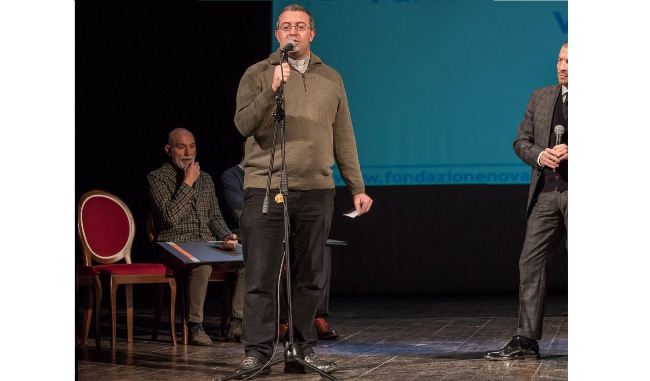 Parroco di Cerano si innamora e lascia la chiesa