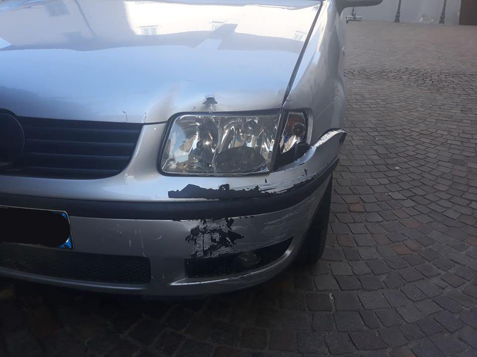 E’ caccia al furgone fantasma dopo lo scontro a Borgomanero