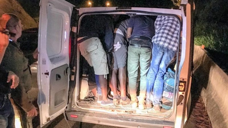 Monte Bianco furgone con 12 migranti al traforo