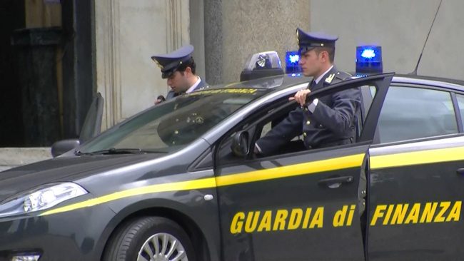 Guardia di finanza: concorso per 16 allievi ufficiali