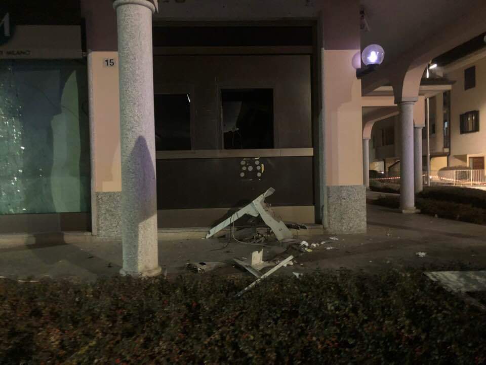 Caltignaga boato nella notte: malviventi fanno esplodere il bancomat