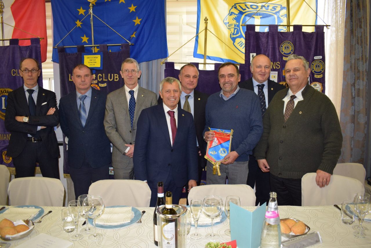 Il premio San Giulio alla famiglia Ravedoni di Gozzano