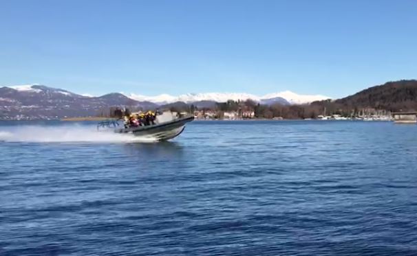 Bolide sfreccia sul Ticino a 120 km/h: è un prototipo militare – VIDEO