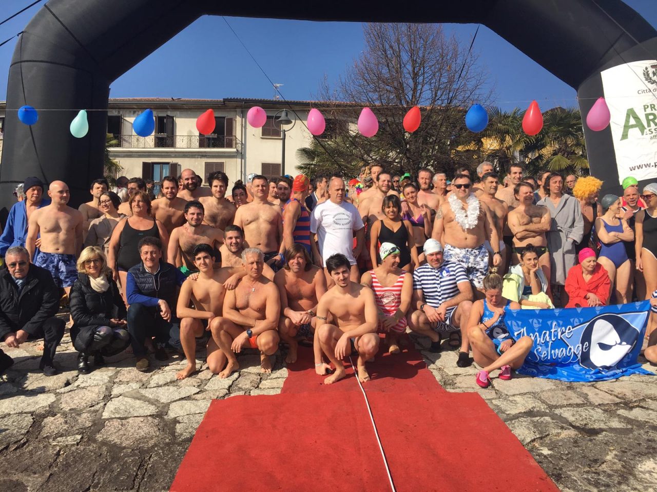 Arona record al Cimento: si tuffano in 102 – IL VIDEO