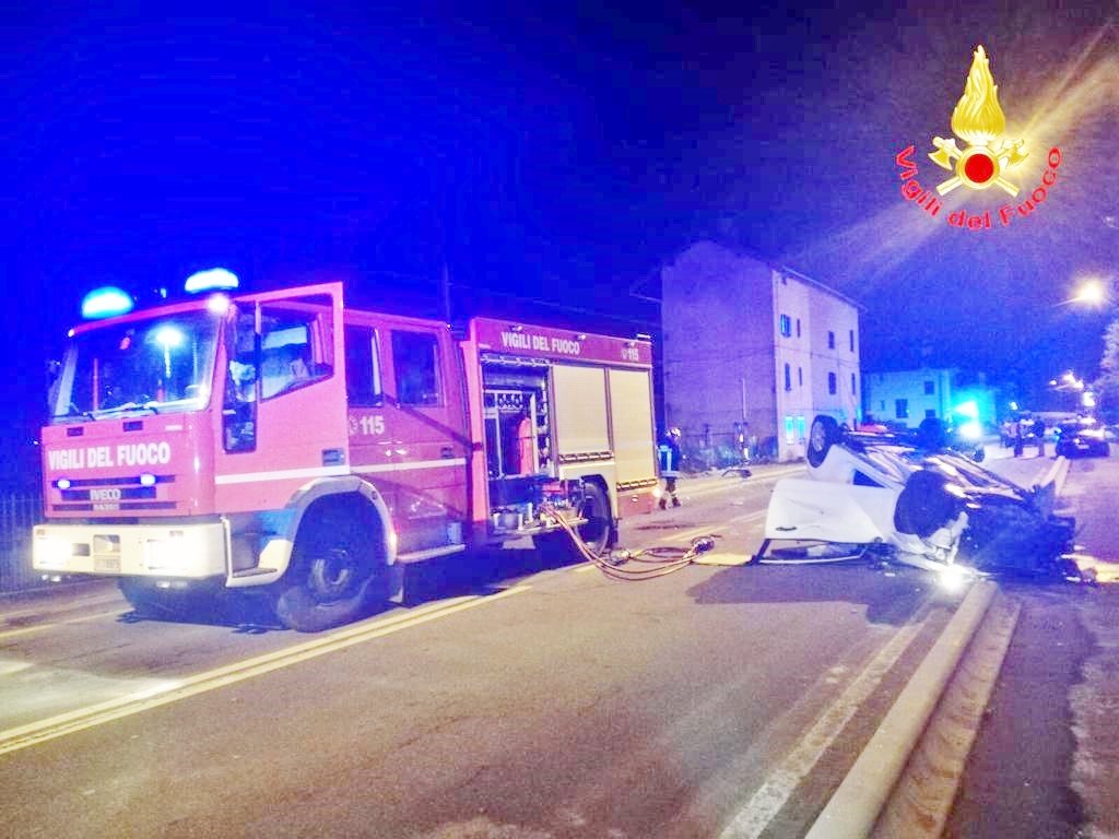 Schianto nella notte: muore muratore 23enne