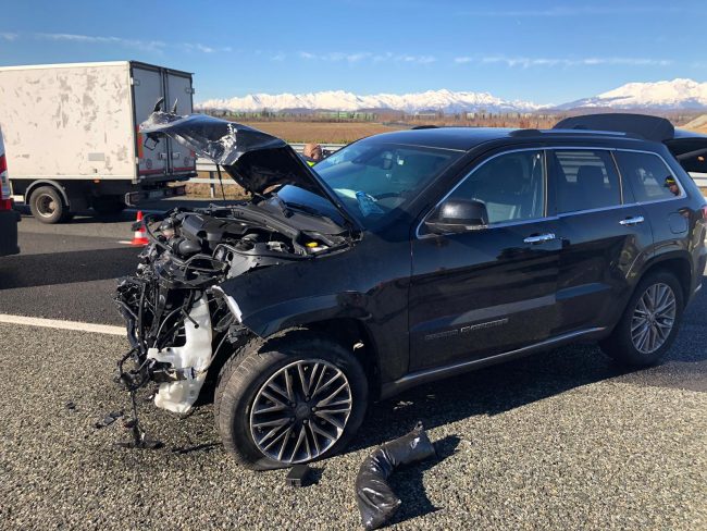 Douglas Costa, calciatore juventino, coinvolto in un incidente sull’A4