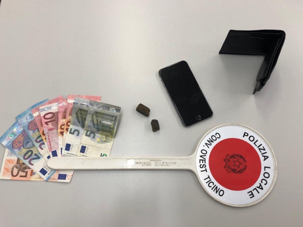 Trecate clandestino aggredisce i vigili: arrestato