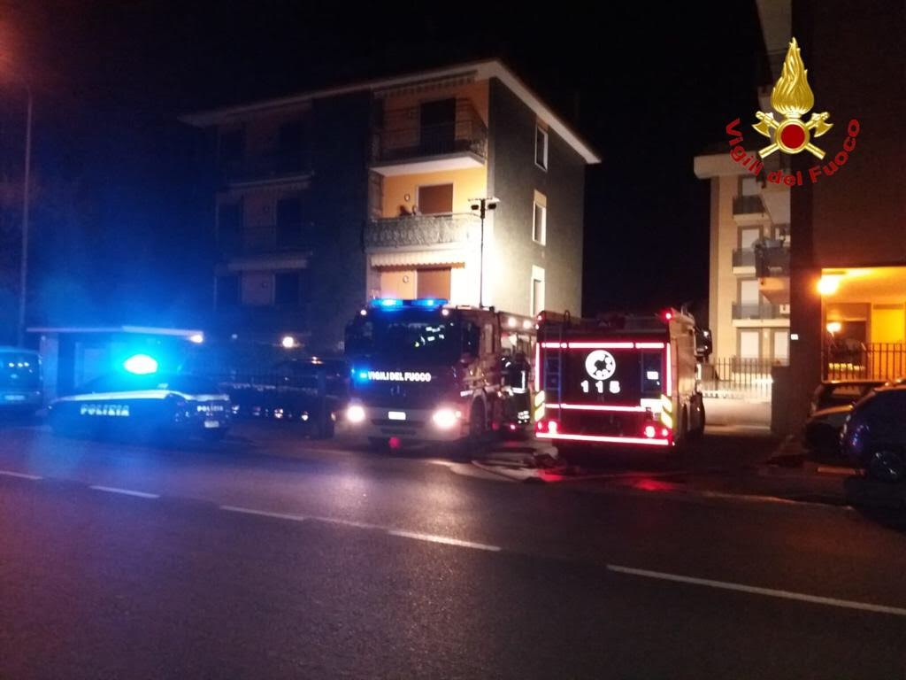 Novara in fiamme 2 camion e un’auto: sul posto la polizia scientifica