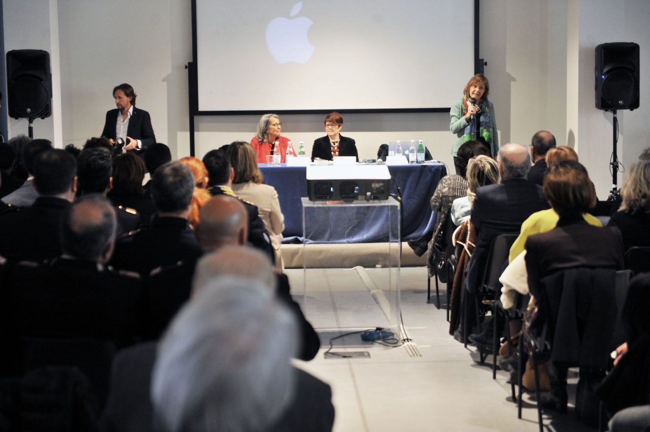 Stalking e maltrattamenti, 500 casi in due anni