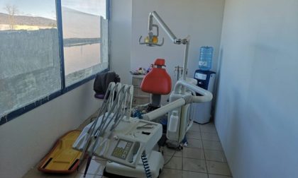 Falso dentista di Castelletto si è dato alla fuga: irreperibile