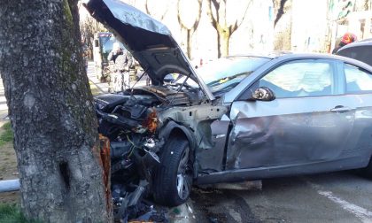 Bmw passa con il rosso: incidente a Novara