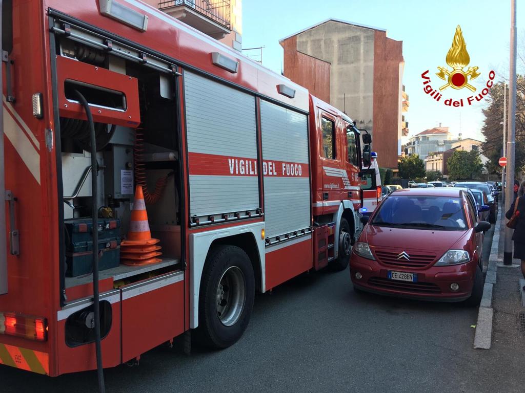 Incendio a Novara: casa in fiamme e persone evacuate