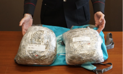 Incidente in moto: i carabinieri gli trovano la marijuana nello zaino e lo arrestano