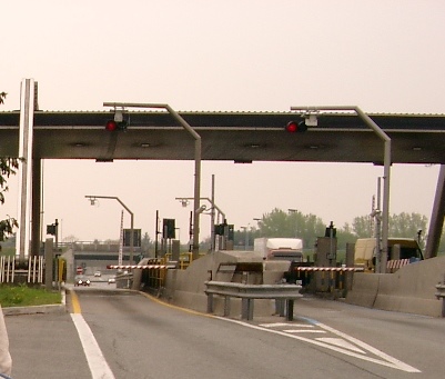Si sente male sull’A26, soccorso dal 118 al casello di Romagnano sesia