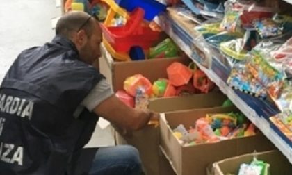 Giocattoli pericolosi e reggiseni sequestrati in Piemonte