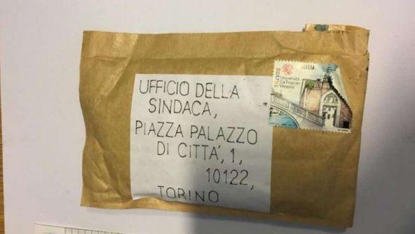Busta bomba al sindaco Appendino, lei: “Avanti più di prima”