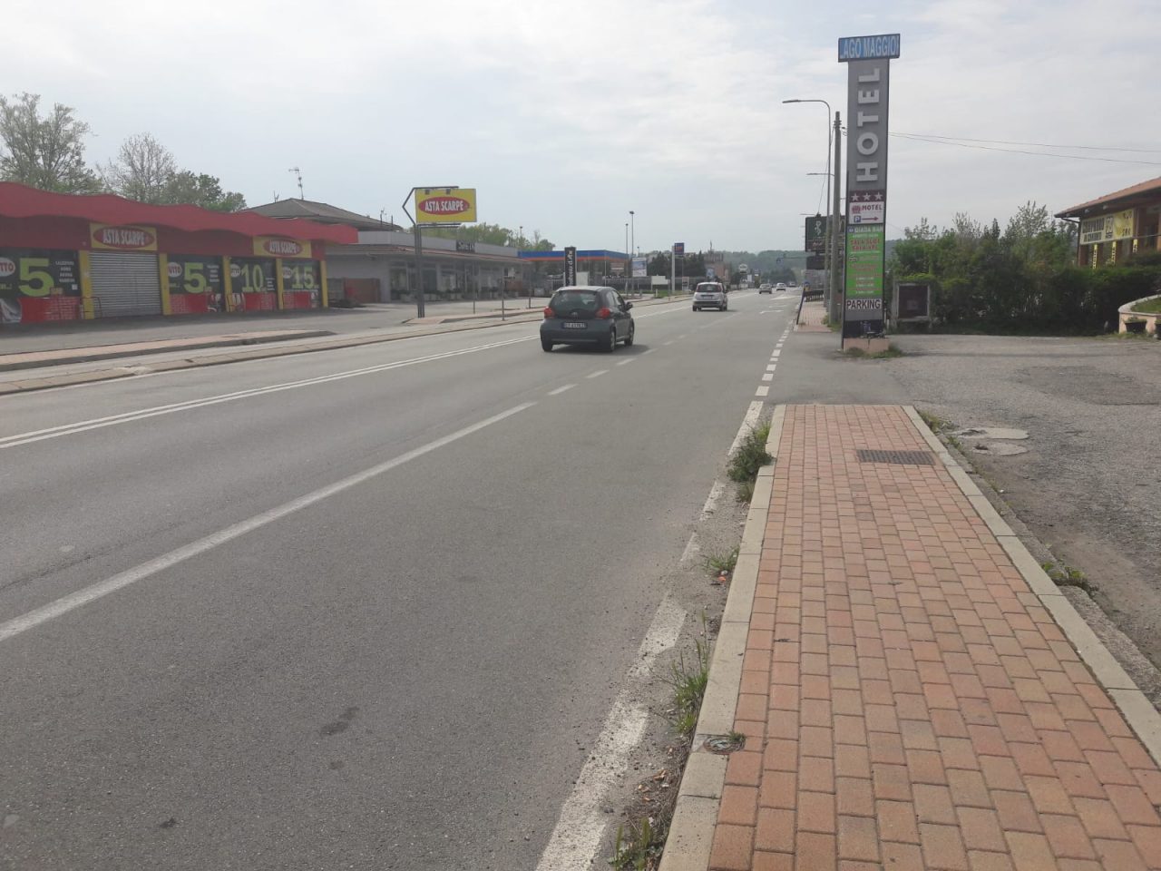 Negozio di telefonia a Castelletto derubato nella notte