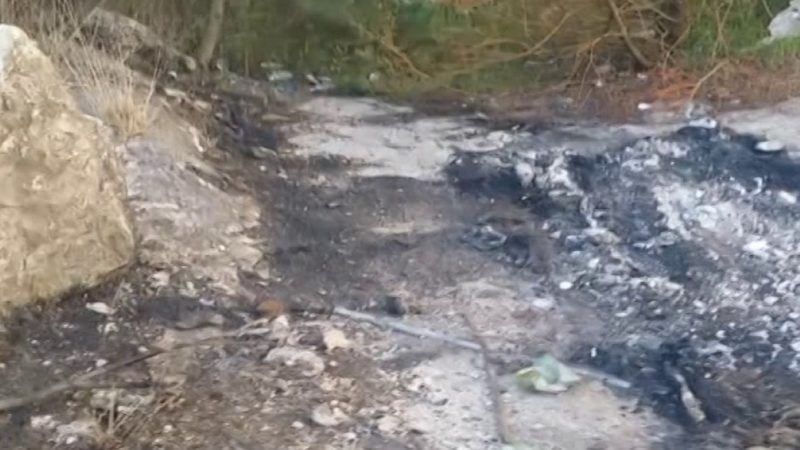 Muore carbonizzato mentre brucia sterpaglie