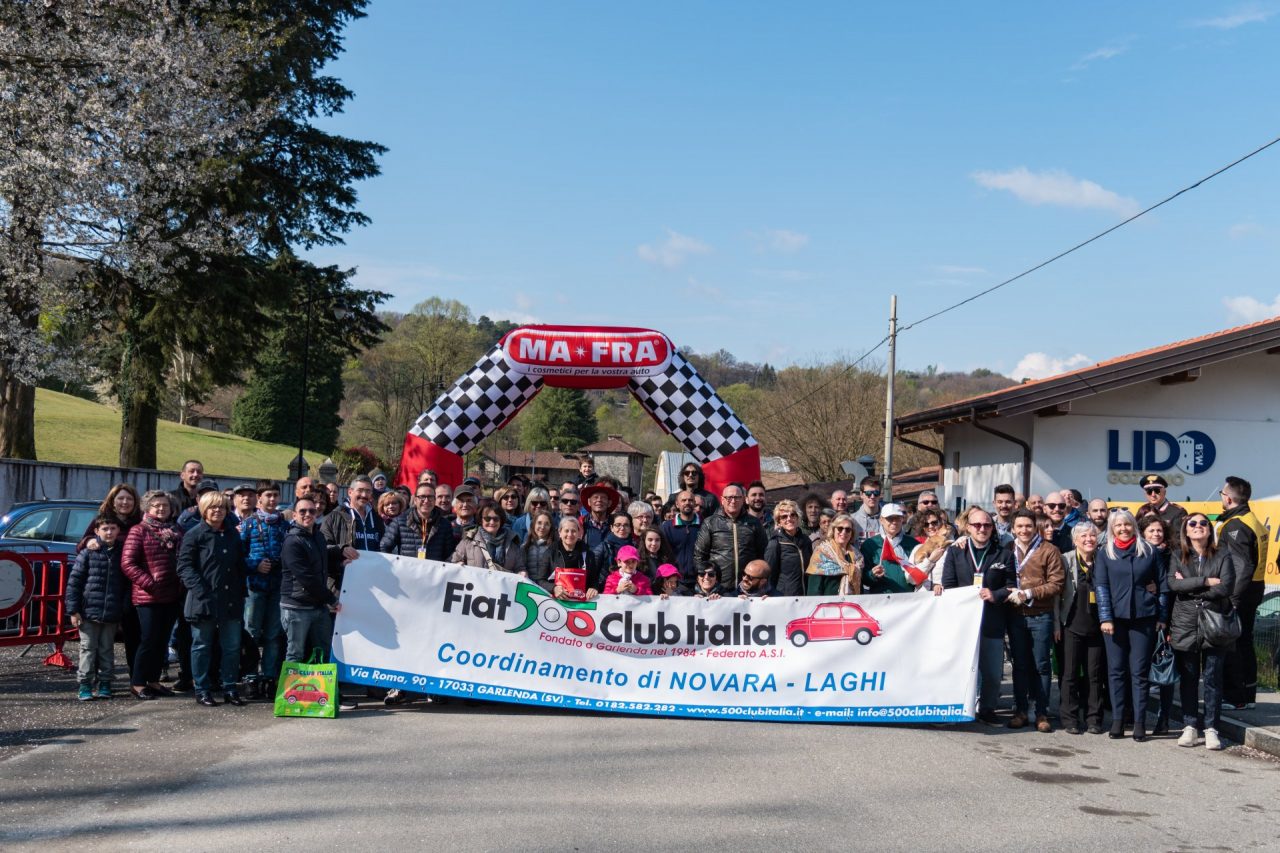 Successo per il raduno di Fiat 500 storiche sul lago d’Orta