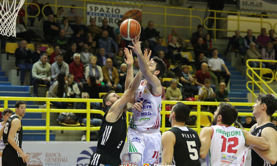 Basket: Paffoni Omegna in semifinale