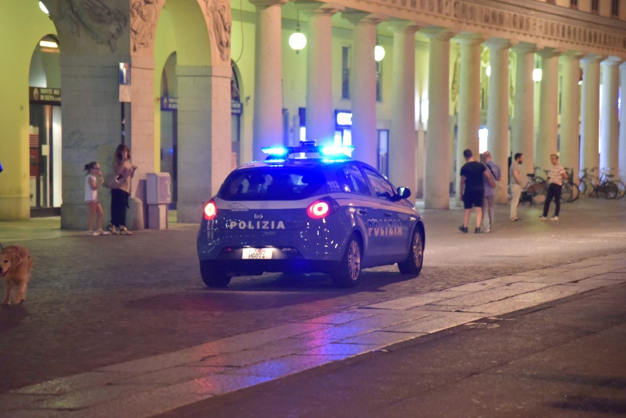 Stalker rintracciato dalla questura di Novara durante un controllo