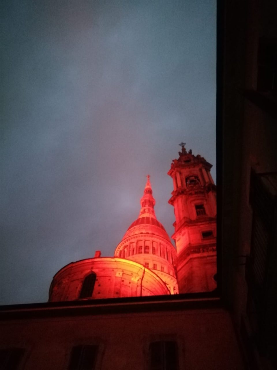 La Cupola di San Gaudenzio si illumina di granata!