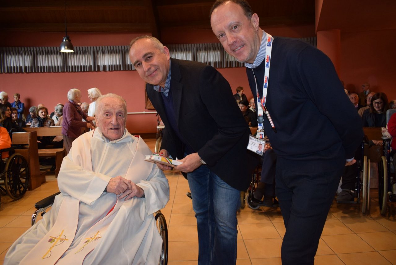 Borgomanero in festa per i 90 anni di don Giovanni Galli