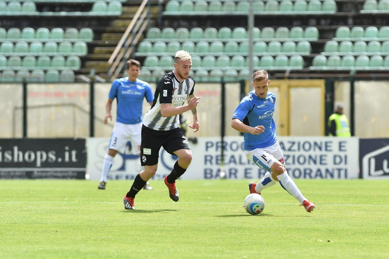 Il Novara calcio sbanca Siena e va avanti nei play-off