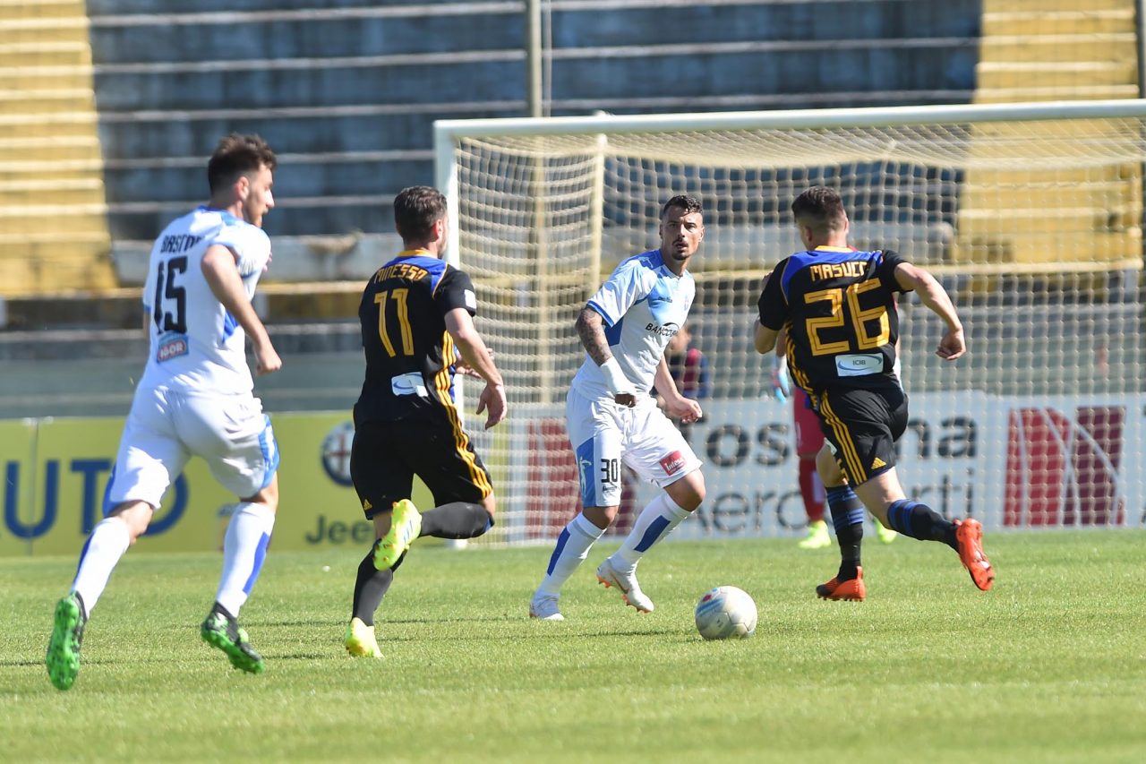 Un Novara calcio “inesistente” chiude la stagione crollando a Pisa