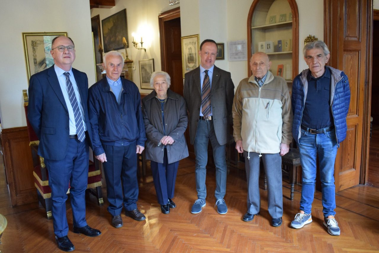 Veterani della filatelia italiana: i diplomi consegnati a 4 borgomaneresi