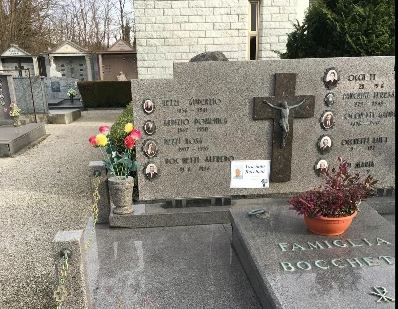 Rubano al cimitero di Borgo Ticino: “E’ la quarta volta che portano via la foto di papà”