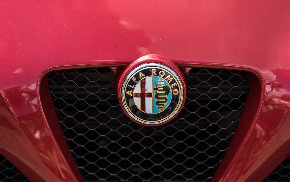 Alfa Romeo richiama auto in Europa che potrebbero accelerare da sole
