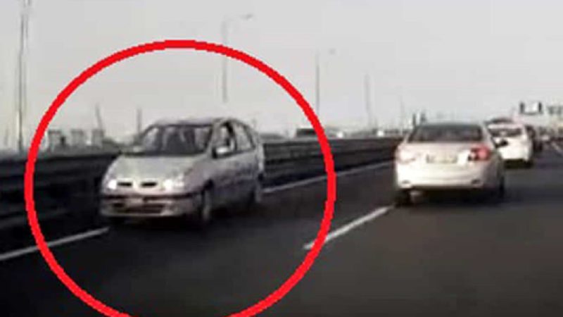 Tragedia sfiorata sulla A26: viaggia 8 km in contromano