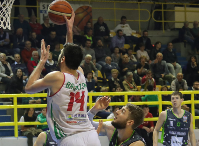 Basket: la Paffoni Omegna vede la finale