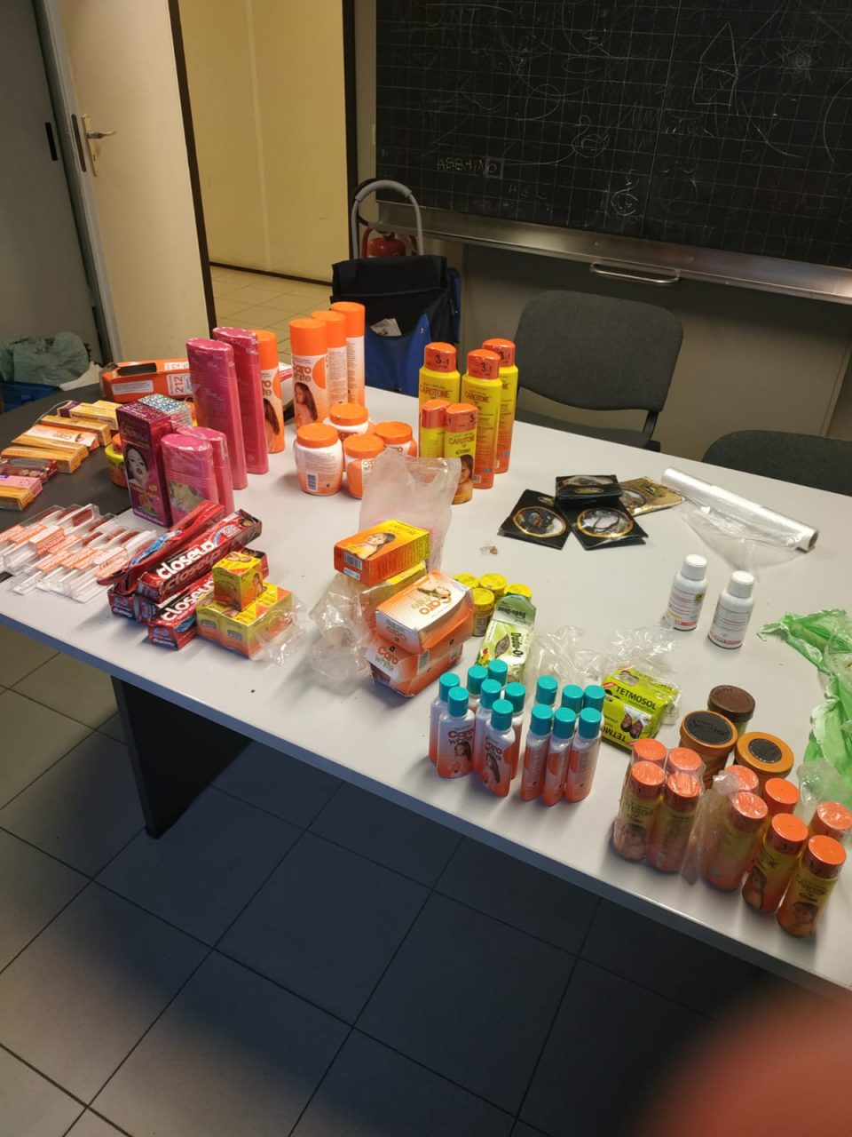 Controlli in città: sanzionata per commercio abusivo