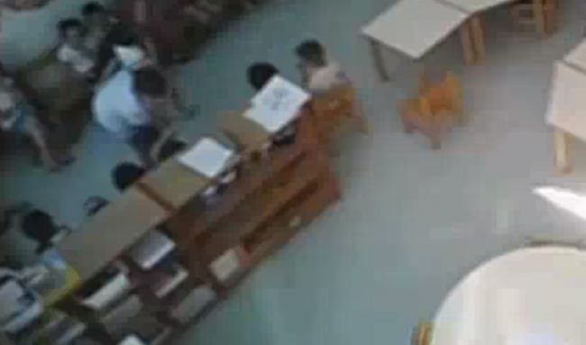 Bambini maltrattati: maestra agli arresti domiciliari