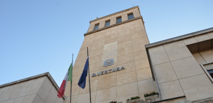 Maltrattamenti in famiglia e resistenza a pubblico ufficiale: una donna finisce in carcere