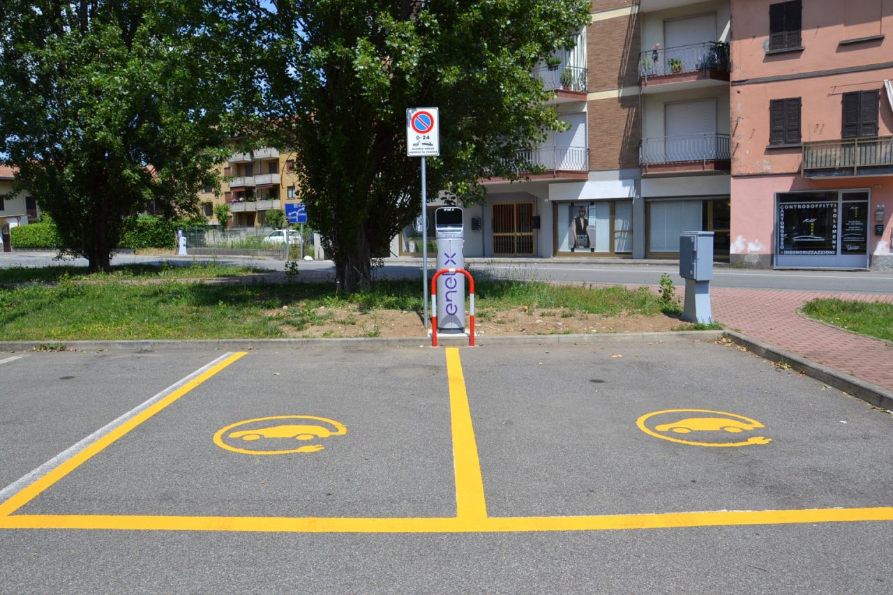 A Borgomanero installate le prime colonnine per auto elettriche