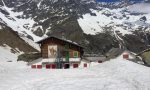 E' arrivata l'estate, ma al rifugio Zamboni ancora un metro e mezzo di neve