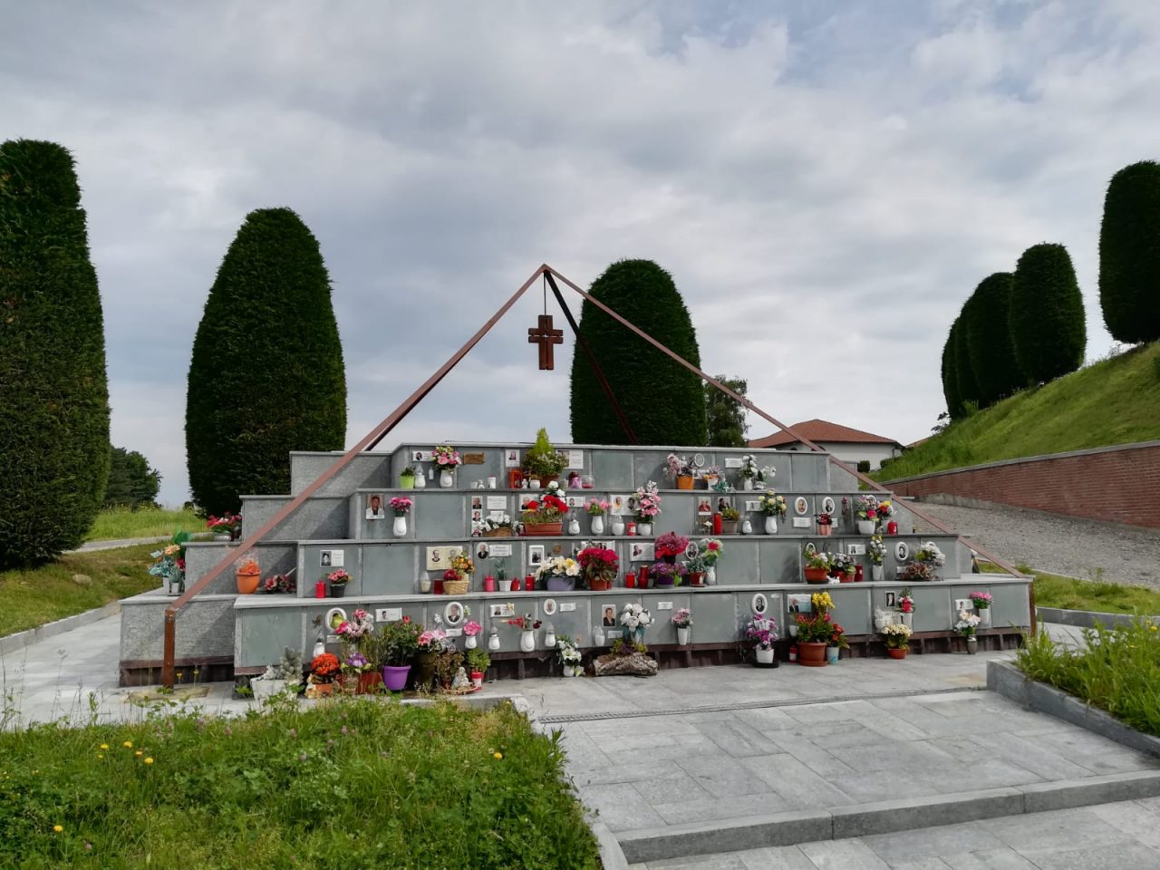 Ossario Piramide Borgomanero: terminati i lavori al cimitero