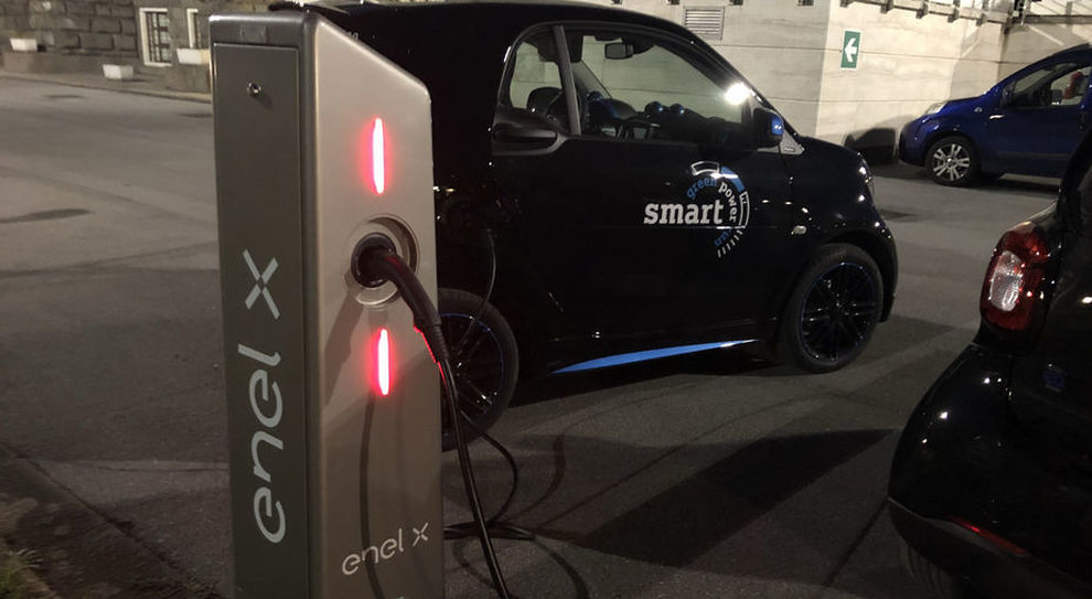 Tre colonnine elettriche per ricaricare le auto a Invorio