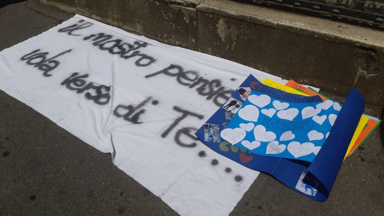 Ragazzo annegato nel lago: i funerali FOTO e VIDEO