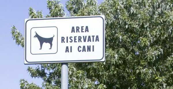 Novara “Cacciati dall’area pubblica cani perchè siamo gay”