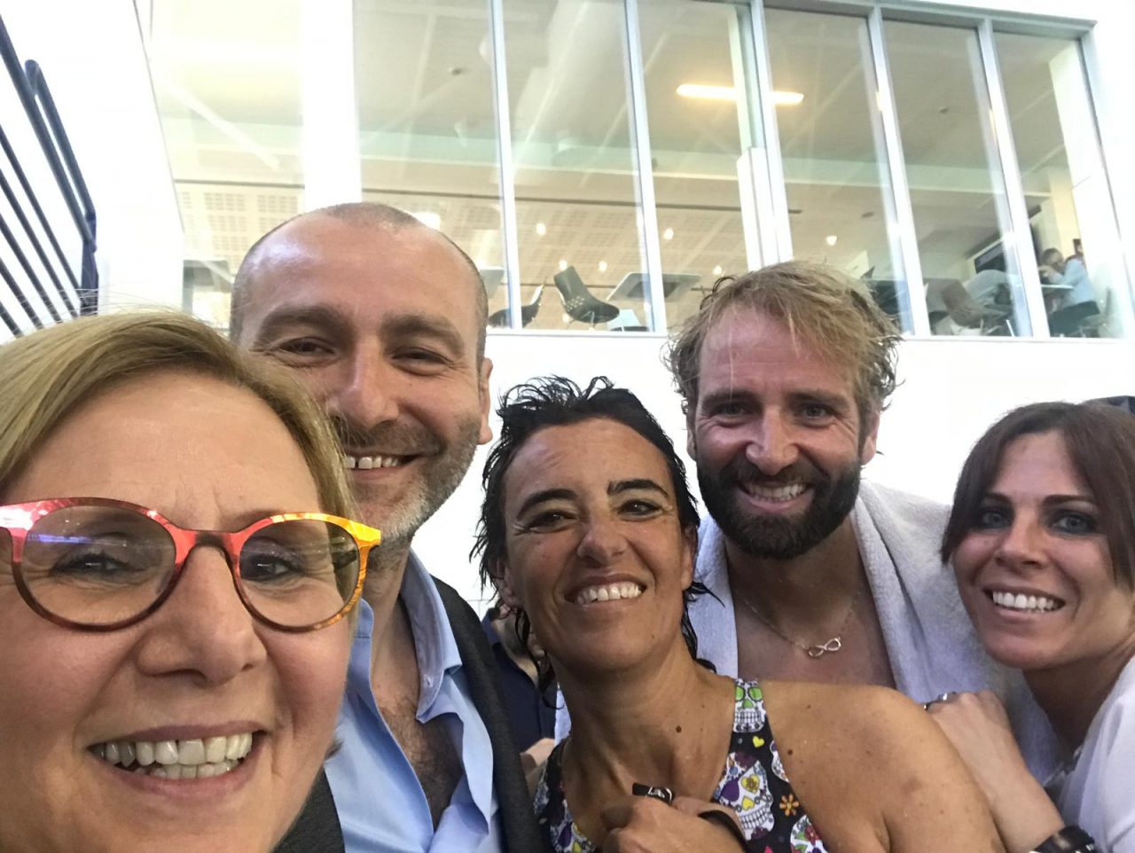 Nuotatrice aronese testimonial con Rosolino della Traversata dello Stretto 2019