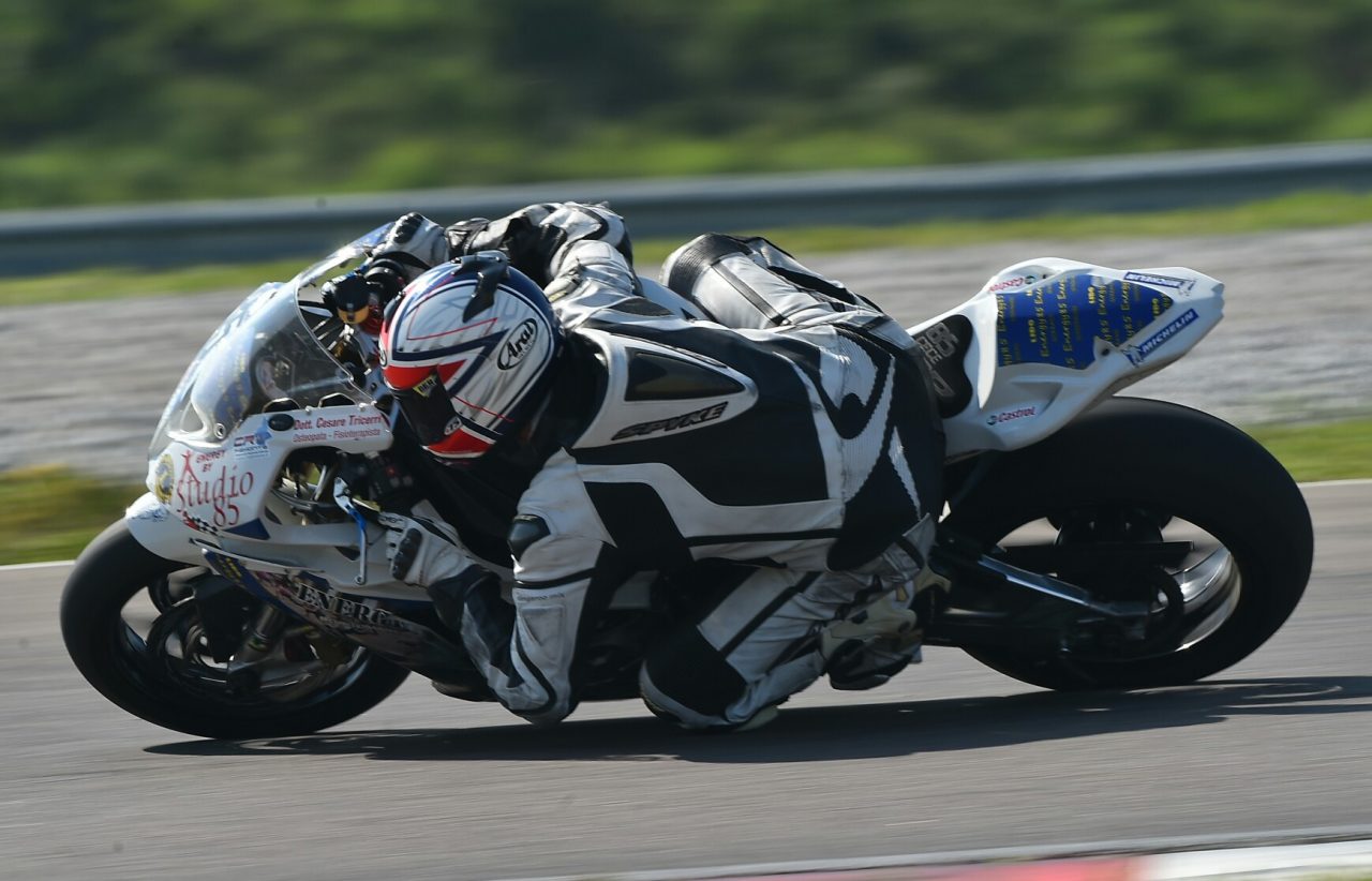 Brutta caduta per il pilota borgomanerese Tricerri