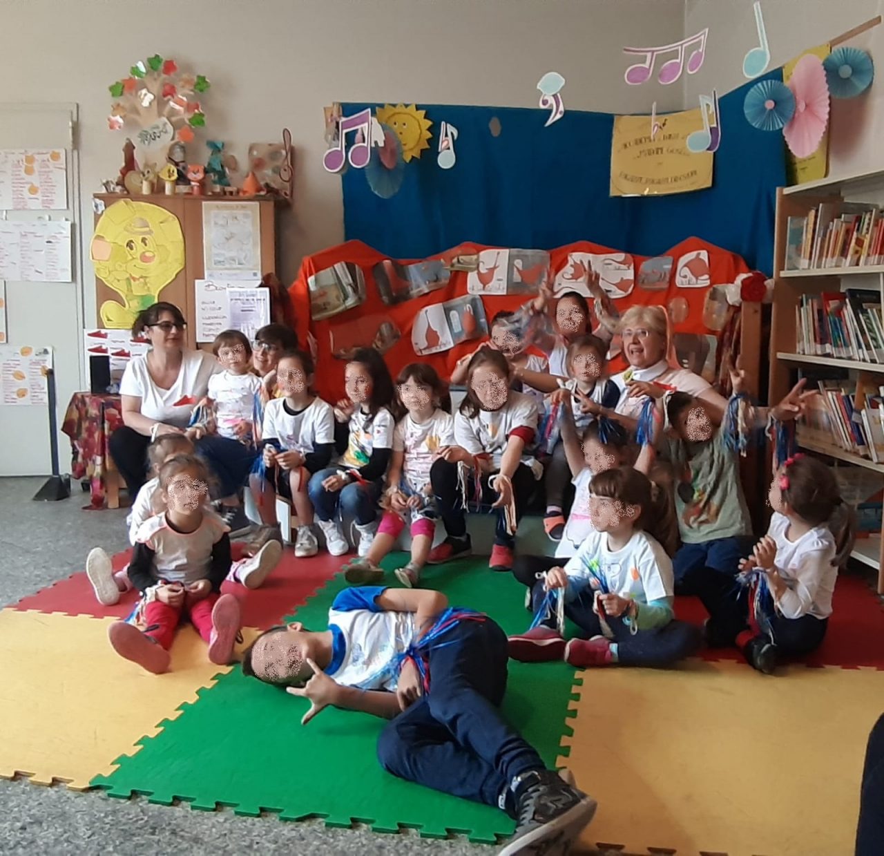 Bambini imparano a sognare con l’amico dinosauro