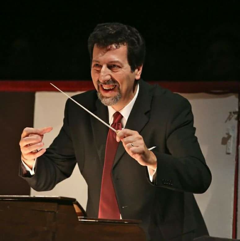 Trecate direttore d’orchestra protagonista agli Arcimboldi di Milano