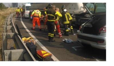 Schianto in autostrada: muore una mamma, la figlia è gravissima
