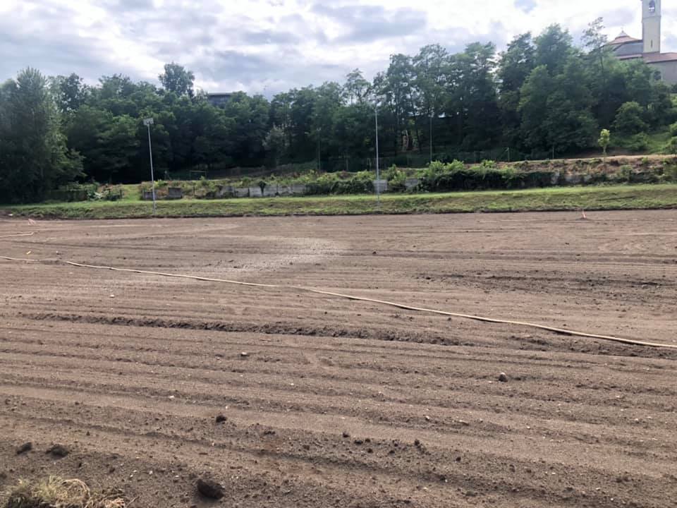 Campo da calcio in erba artificiale ad Arona